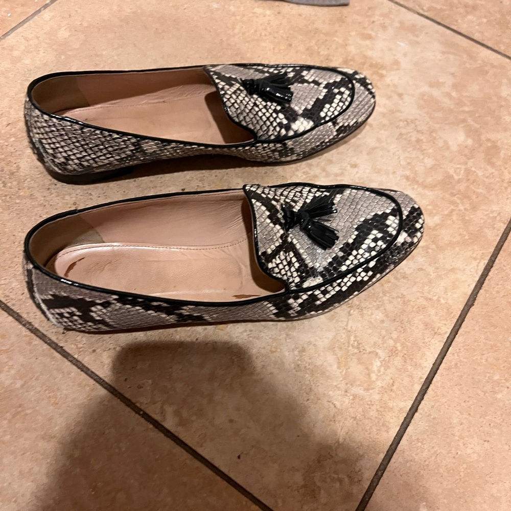 Women's Snake Print Tassel Loafers - Black & White